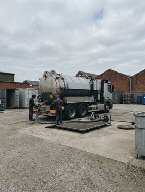 Commercial tanker service support on an active site